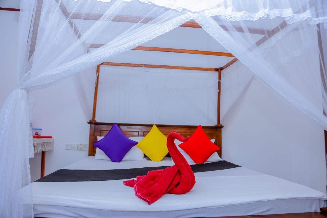 Bed and Breakfast Sajana Ocean Hill Mirissa Exterior foto