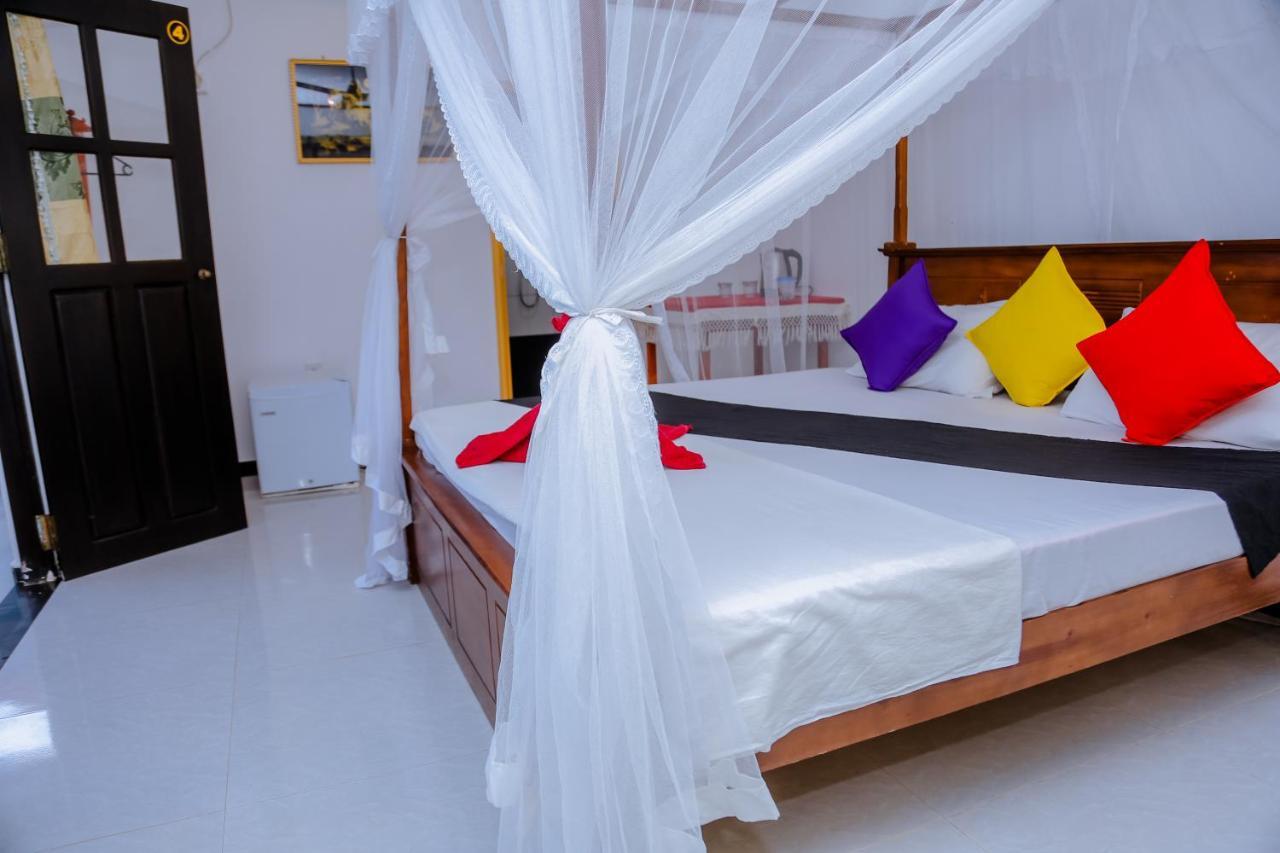 Bed and Breakfast Sajana Ocean Hill Mirissa Exterior foto