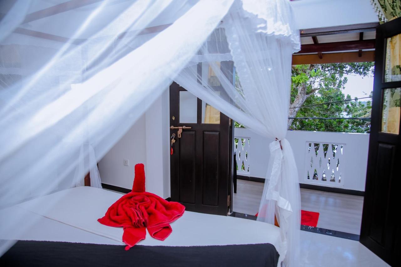Bed and Breakfast Sajana Ocean Hill Mirissa Exterior foto