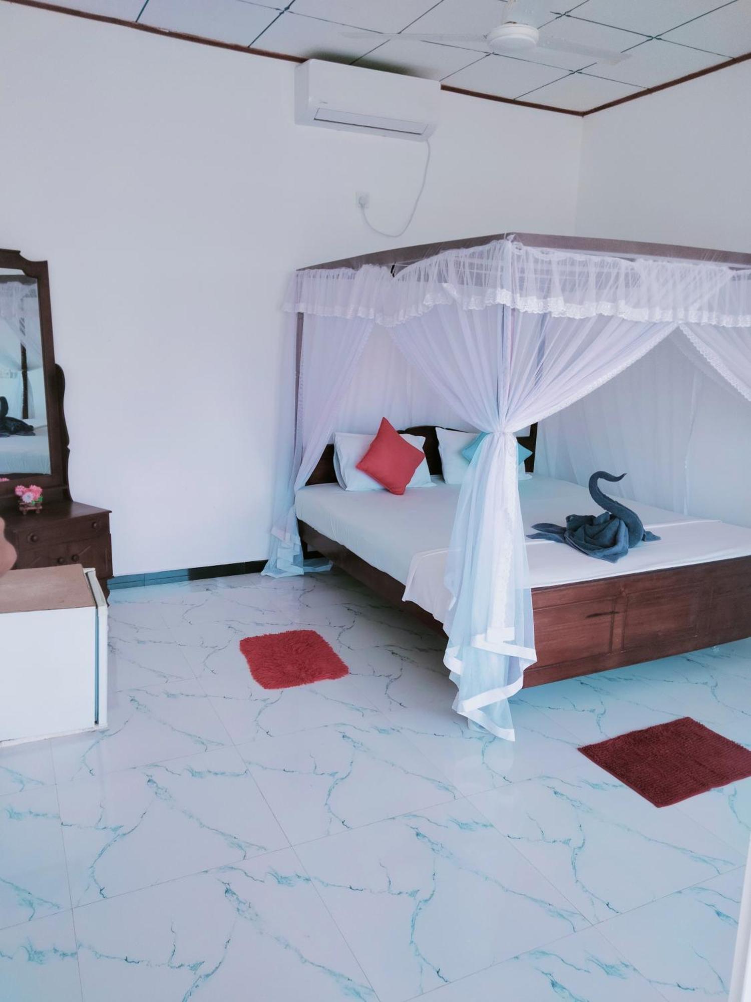 Bed and Breakfast Sajana Ocean Hill Mirissa Zimmer foto