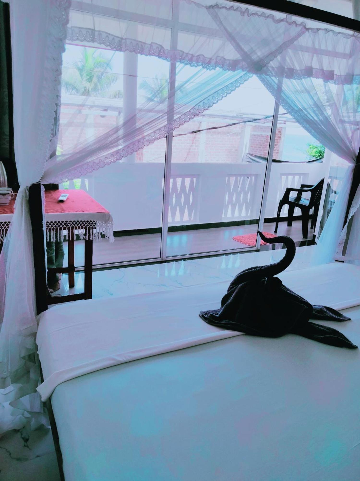 Bed and Breakfast Sajana Ocean Hill Mirissa Zimmer foto