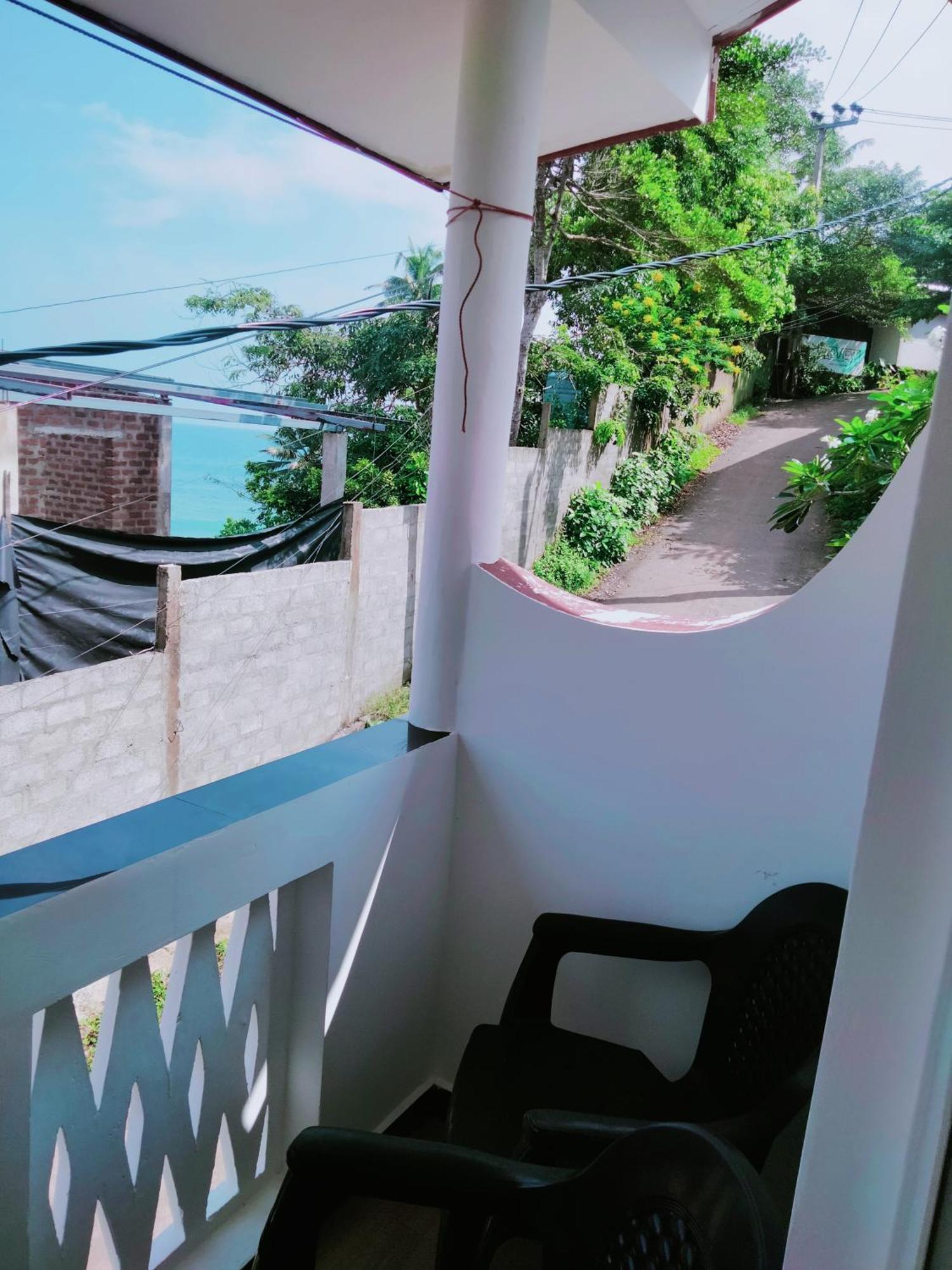 Bed and Breakfast Sajana Ocean Hill Mirissa Zimmer foto