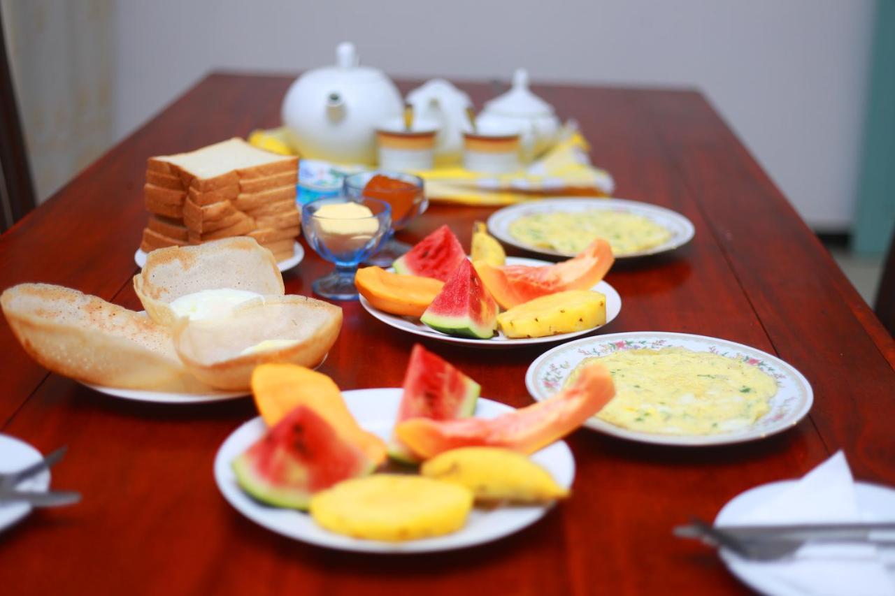 Bed and Breakfast Sajana Ocean Hill Mirissa Exterior foto